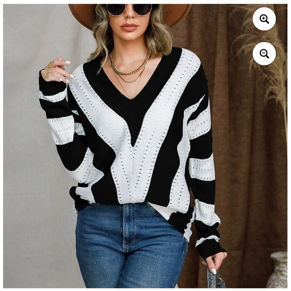 Agwolf Black‎ White Vertical Stripe V-neck Sweater Size 1X